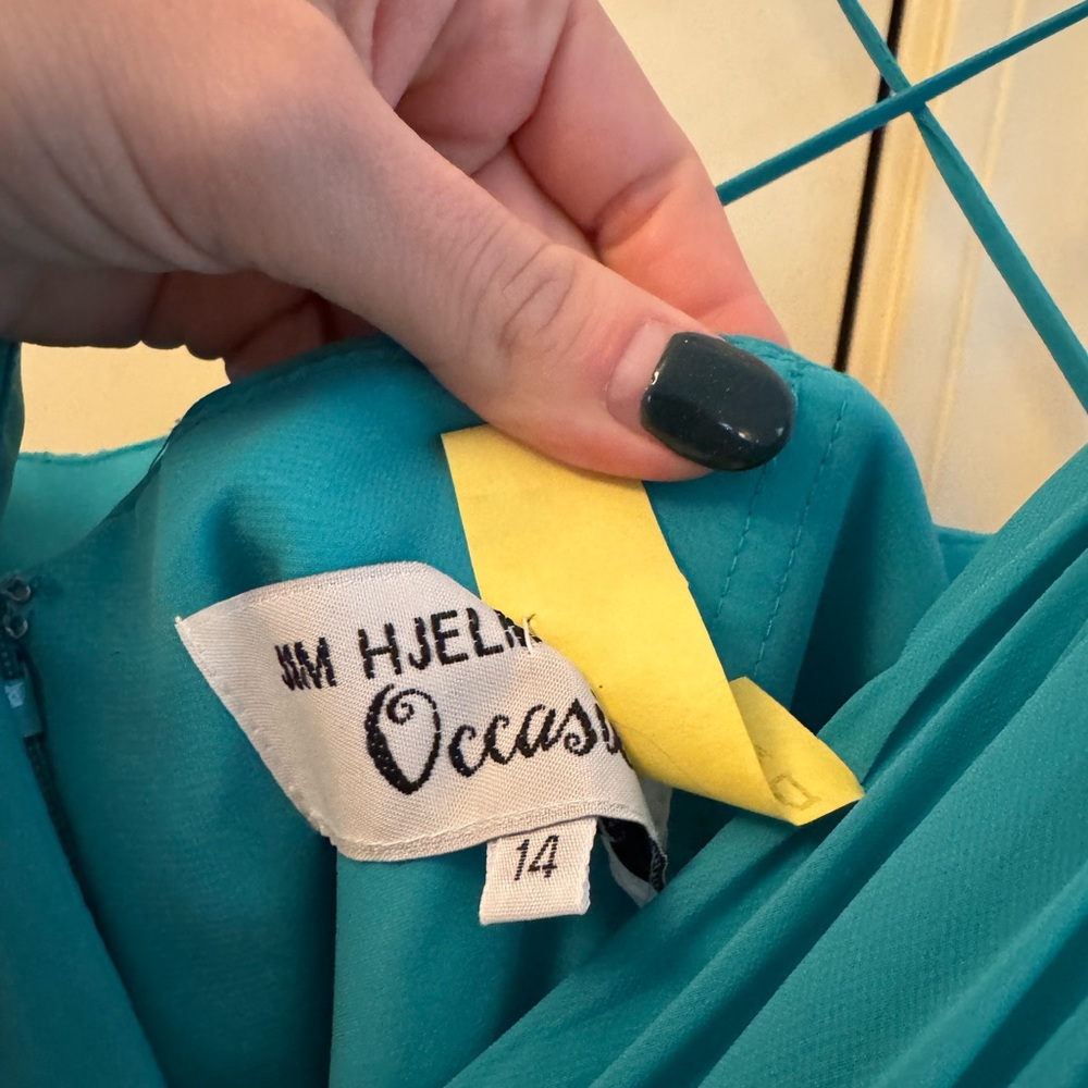 Elegant Teal Formal Gown View 2